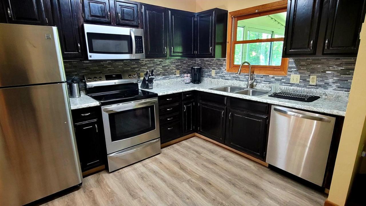 The Pocono'S Retreat With A Gameroom, Firepit, And Lake Bushkill Eksteriør billede