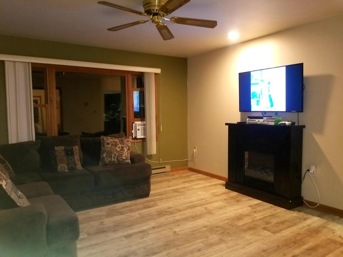 The Pocono'S Retreat With A Gameroom, Firepit, And Lake Bushkill Eksteriør billede
