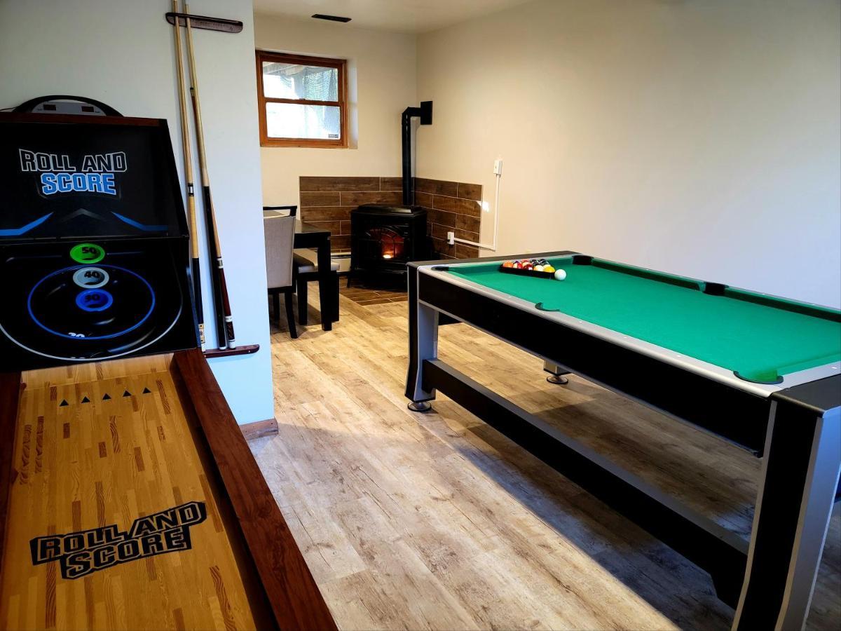 The Pocono'S Retreat With A Gameroom, Firepit, And Lake Bushkill Eksteriør billede
