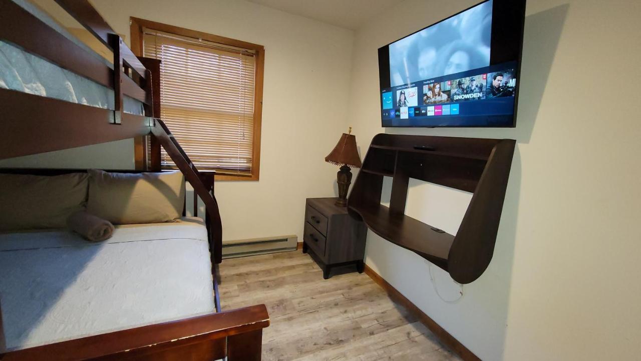 The Pocono'S Retreat With A Gameroom, Firepit, And Lake Bushkill Eksteriør billede