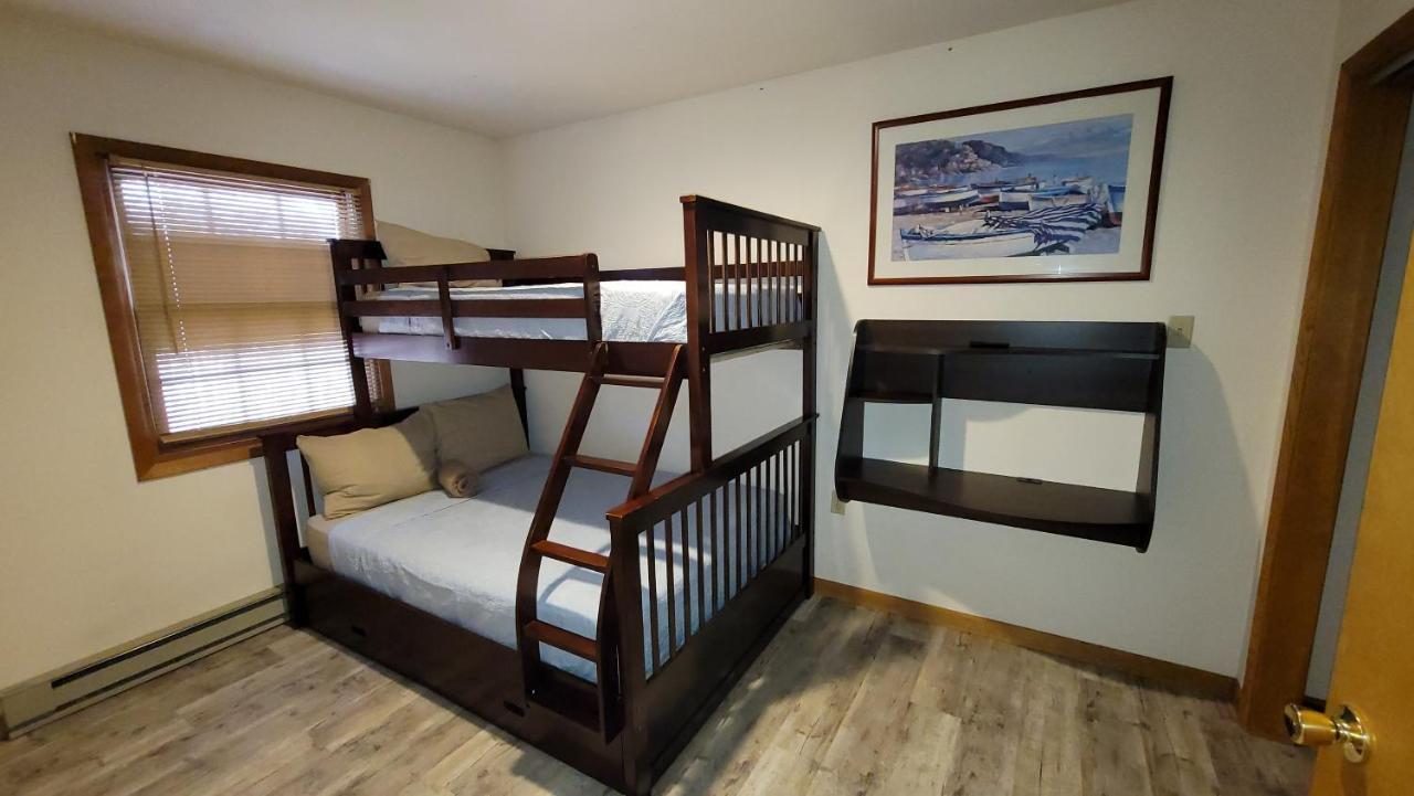 The Pocono'S Retreat With A Gameroom, Firepit, And Lake Bushkill Eksteriør billede