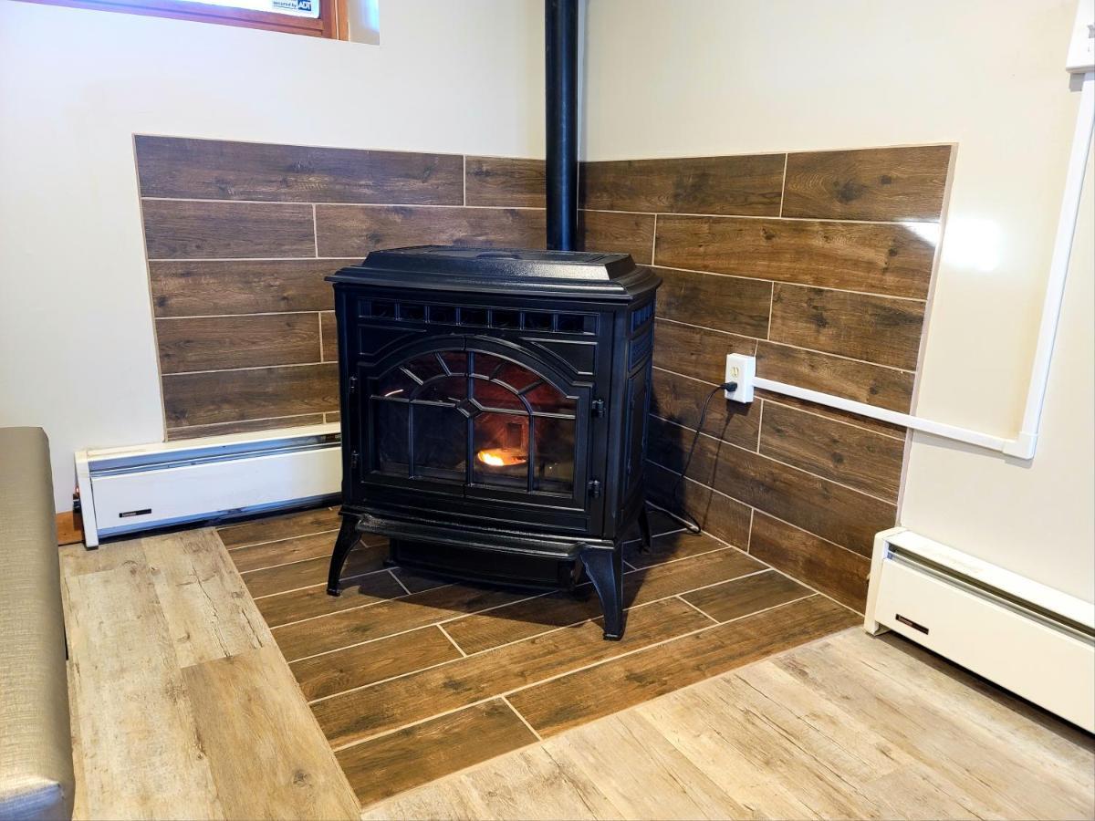 The Pocono'S Retreat With A Gameroom, Firepit, And Lake Bushkill Eksteriør billede